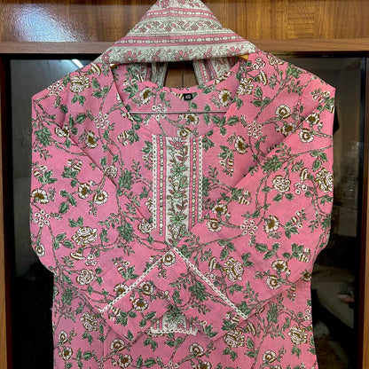 POWERFUL IN PINK SUIT SETS